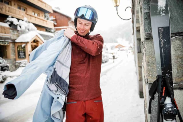 Najlepsze ubrania na narty męskie – wybierz komfort i styl na stoku Najlepsze ubrania na narty męskie – wybierz komfort i styl na stoku
