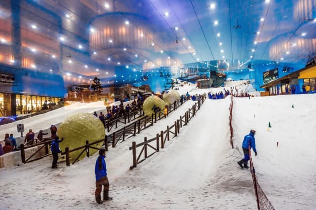 Ski Dubai - odkryj wyjątkowy stok narciarski w sercu Dubaju Ski Dubai - odkryj wyjątkowy stok narciarski w sercu Dubaju